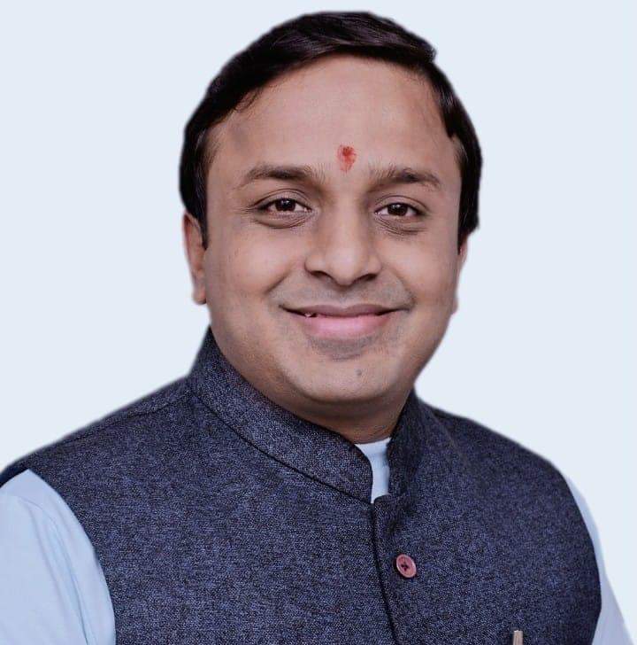 Adv. Nitin Gupta